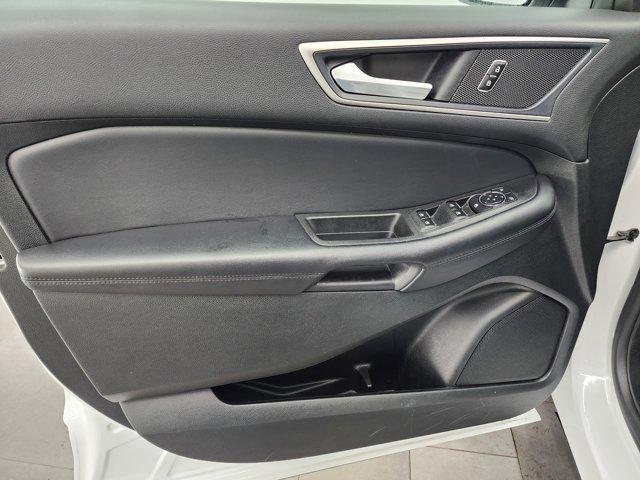 Photo of 2023 Oxford White Ford Edge