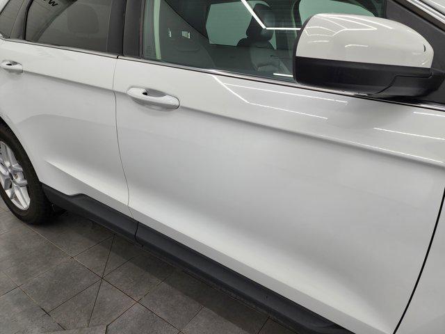 Photo of 2023 Oxford White Ford Edge