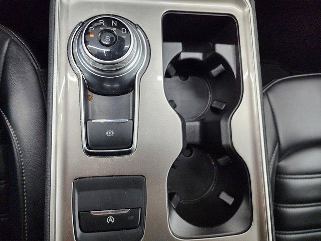 Photo of 2023 Oxford White Ford Edge