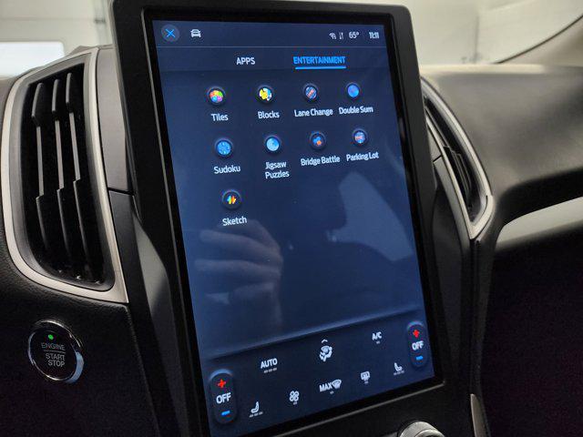 Photo of 2023 Oxford White Ford Edge