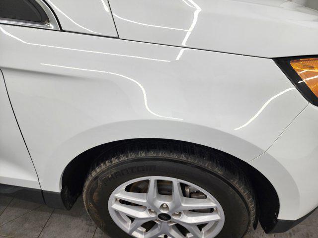 Photo of 2023 Oxford White Ford Edge
