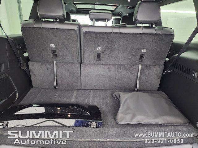Photo of 2025 Diamond Black Crystal Pearlcoat Jeep Wagoneer