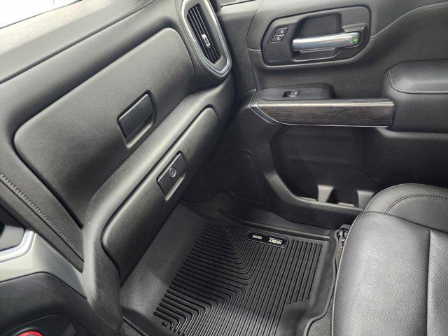 Photo of 2022 Black Chevrolet Silverado 2500