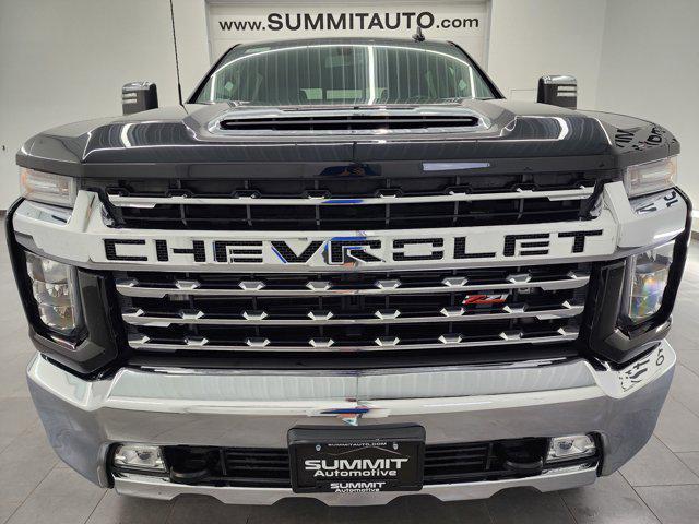 Photo of 2022 Black Chevrolet Silverado 2500
