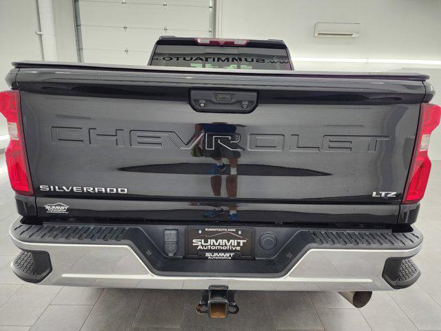 Photo of 2022 Black Chevrolet Silverado 2500