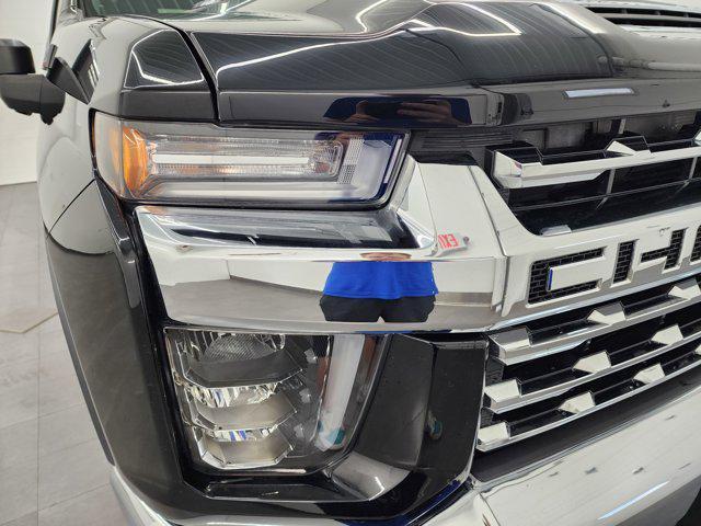 Photo of 2022 Black Chevrolet Silverado 2500