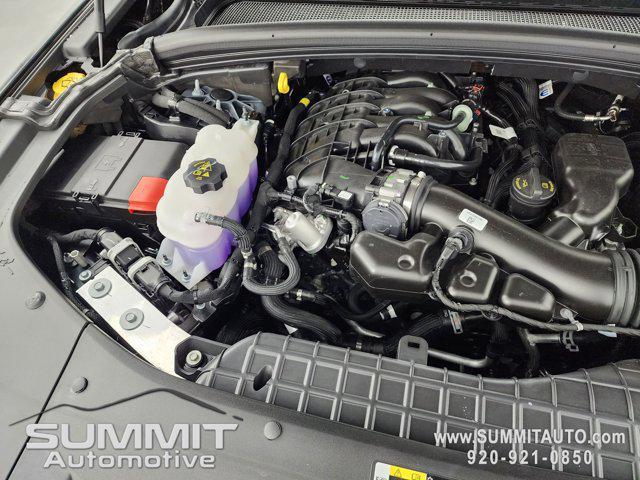Photo of 2025 Diamond Black Crystal Pearlcoat Jeep Grand Cherokee L