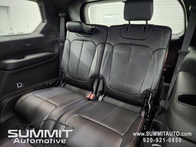 Photo of 2025 Diamond Black Crystal Pearlcoat Jeep Grand Cherokee L