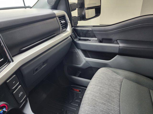 Photo of 2023 Iconic Silver Metallic Ford F-250