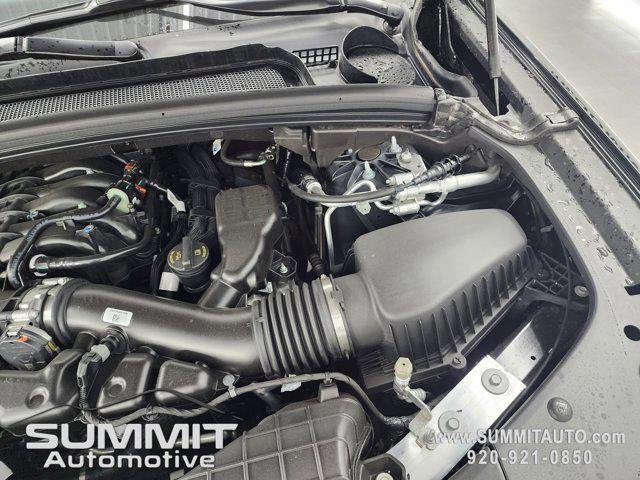 Photo of 2025 Diamond Black Crystal Pearlcoat Jeep Grand Cherokee