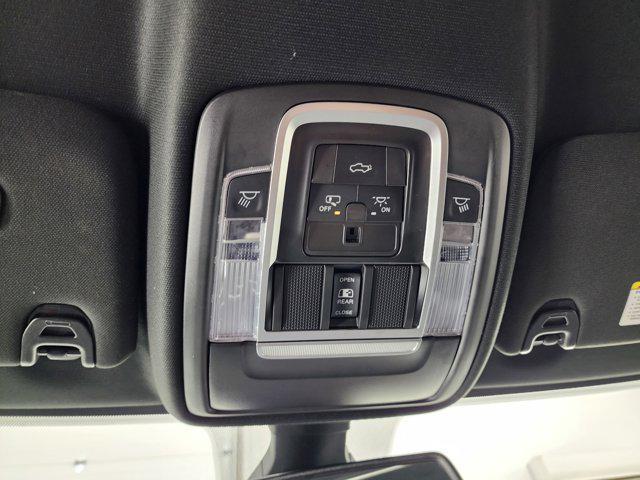Photo of 2022 Pearl White RAM 2500