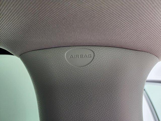 Photo of 2023 Silver Mist Clearcoat Chrysler Pacifica