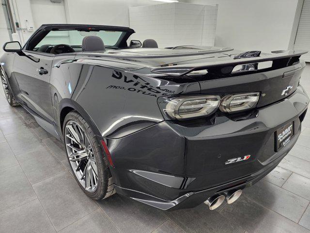 Photo of 2023 Black Chevrolet Camaro