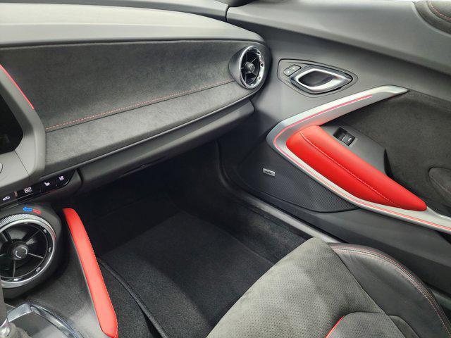 Photo of 2023 Black Chevrolet Camaro
