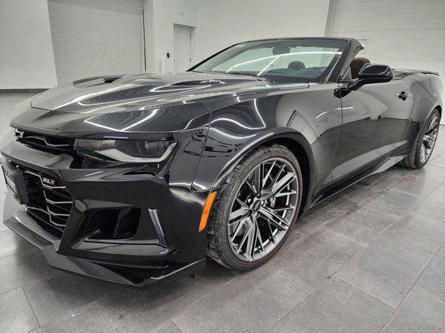 Photo of 2023 Black Chevrolet Camaro
