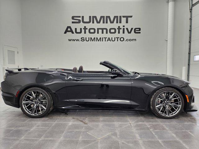Photo of 2023 Black Chevrolet Camaro