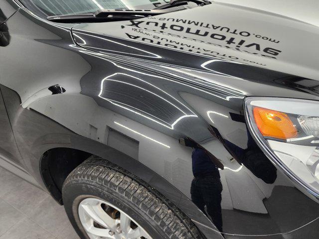 Photo of 2017 Mosaic Black Metallic Chevrolet Equinox