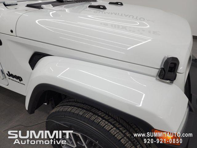 Photo of 2025 Bright White Clearcoat Jeep Wrangler
