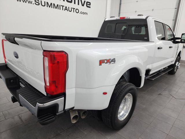 Photo of 2023 Oxford White Ford F-350