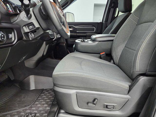 Photo of 2022 Granite Crystal Metallic Clearcoat RAM 3500