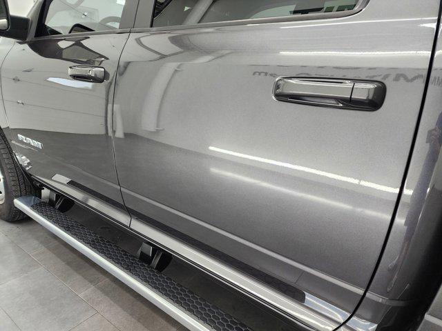 Photo of 2022 Granite Crystal Metallic Clearcoat RAM 3500