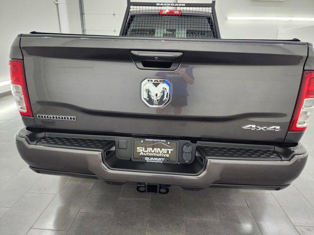 Photo of 2022 Granite Crystal Metallic Clearcoat RAM 3500