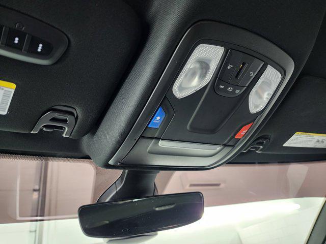 Photo of 2022 Granite Crystal Metallic Clearcoat RAM 3500