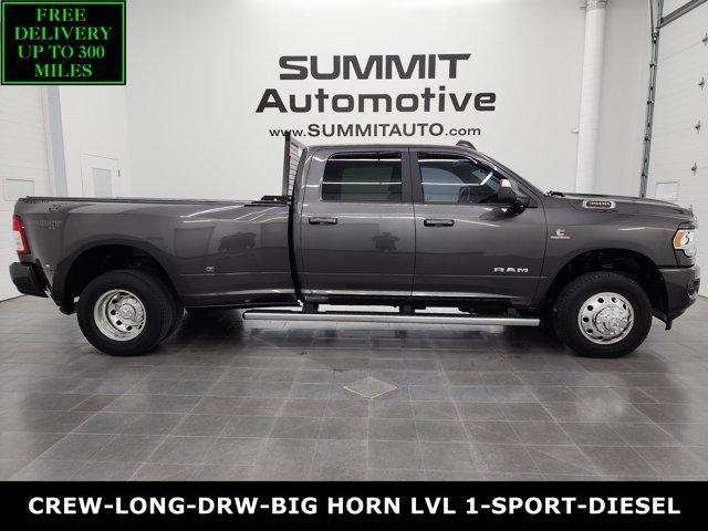 Photo of 2022 Granite Crystal Metallic Clearcoat RAM 3500