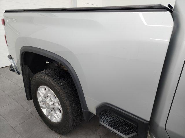 Photo of 2020 Silver Ice Metallic Chevrolet Silverado 3500