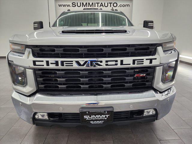 Photo of 2020 Silver Ice Metallic Chevrolet Silverado 3500