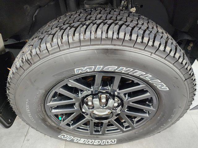 Photo of 2021 Agate Black Metallic Ford F-250