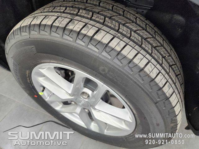 Photo of 2025 Baltic Gray Metallic Clearcoat Jeep Grand Cherokee L