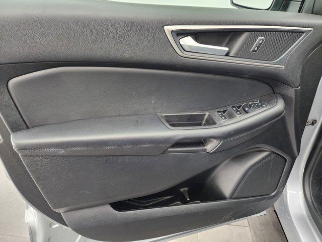 Photo of 2024 Iconic Silver Metallic Ford Edge