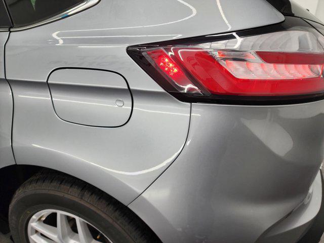 Photo of 2024 Iconic Silver Metallic Ford Edge