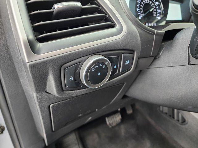 Photo of 2024 Iconic Silver Metallic Ford Edge