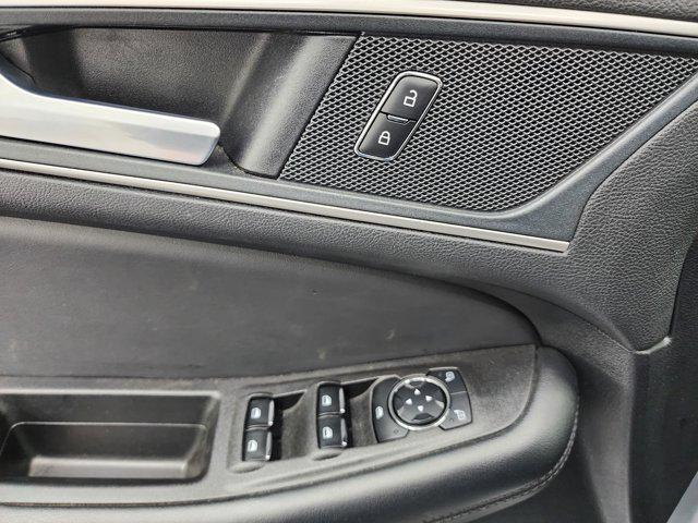 Photo of 2024 Iconic Silver Metallic Ford Edge