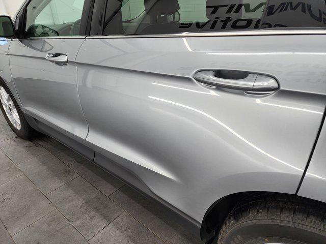 Photo of 2024 Iconic Silver Metallic Ford Edge