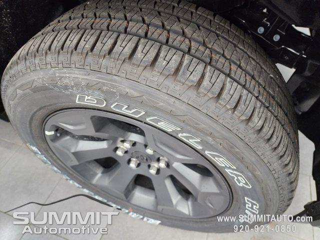 Photo of 2026 Diamond Black Crystal Pearlcoat RAM 1500