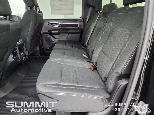 Photo of 2026 Diamond Black Crystal Pearlcoat RAM 1500