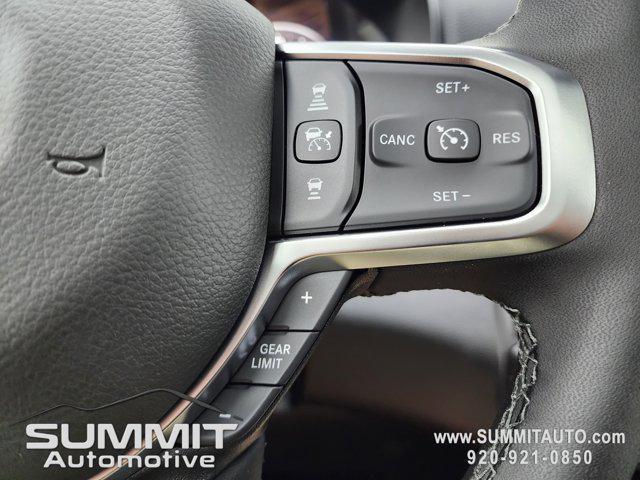Photo of 2026 Diamond Black Crystal Pearlcoat RAM 1500