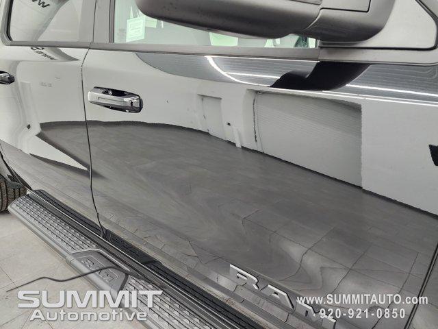 Photo of 2026 Diamond Black Crystal Pearlcoat RAM 1500