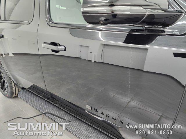 Photo of 2025 Diamond Black Crystal Pearlcoat Jeep Wagoneer