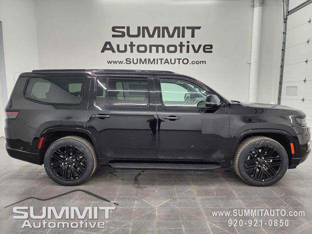 Photo of 2025 Diamond Black Crystal Pearlcoat Jeep Wagoneer