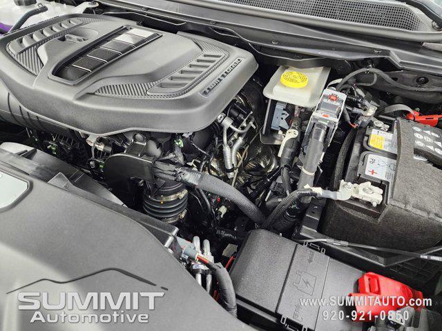 Photo of 2025 Diamond Black Crystal Pearlcoat Jeep Wagoneer