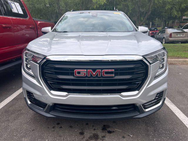 Photo of 2022 Quicksilver Metallic GMC Terrain