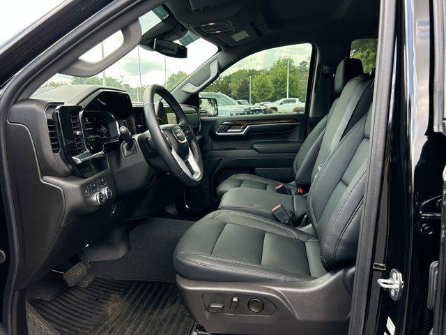 Photo of 2024 Onyx Black GMC Sierra 1500