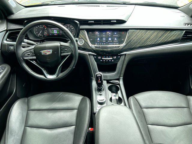 Photo of 2022 Stellar Black Metallic Cadillac XT6