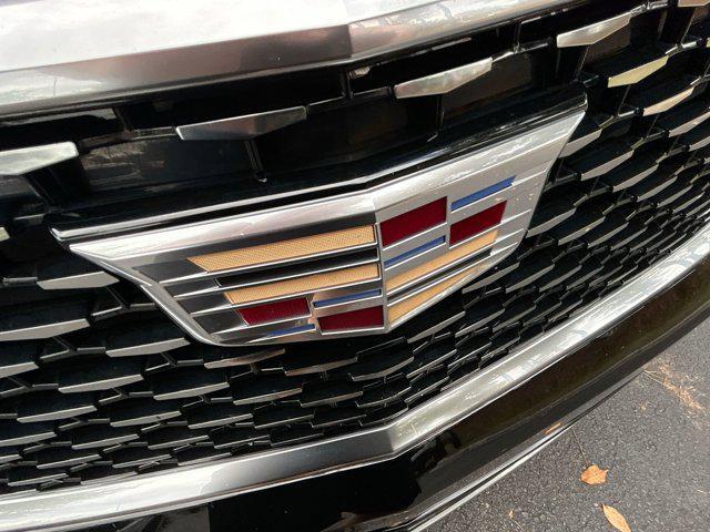 Photo of 2022 Stellar Black Metallic Cadillac XT6