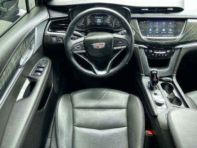 Photo of 2022 Stellar Black Metallic Cadillac XT6