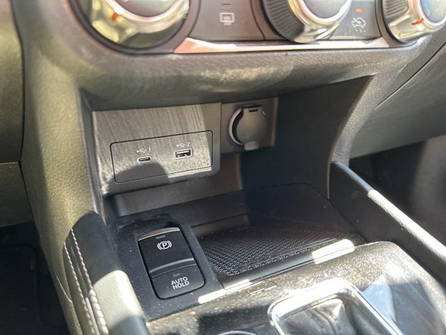 Photo of 2024 Gray/Super Black Nissan Kicks